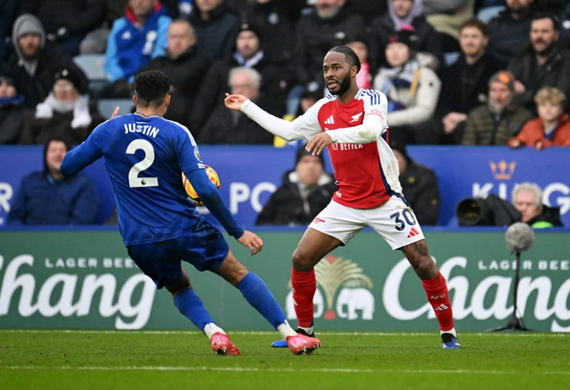 Raheem Sterling và lời khuyên rời Arsenal: Fulham có thể là lối thoát